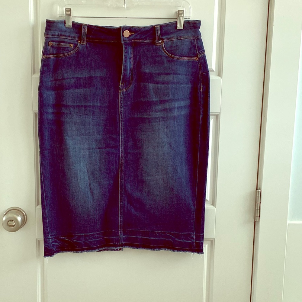 Denim pencil skirt with stretch!